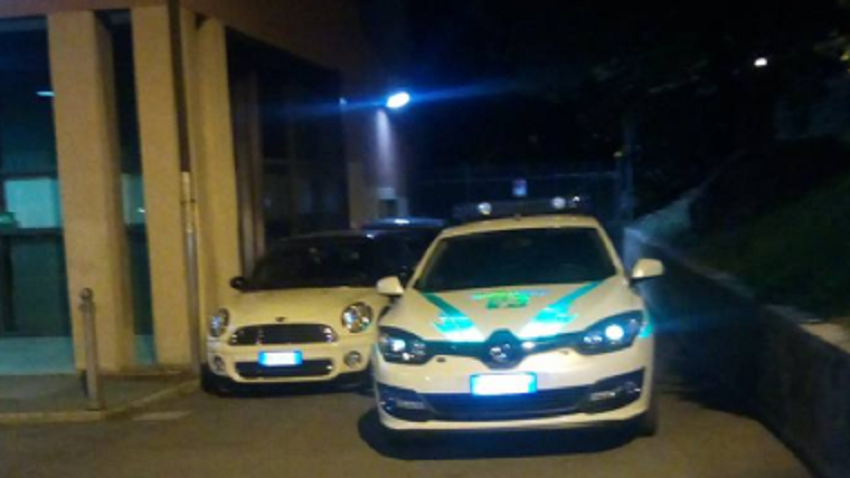 L’unità cinofila della Polizia locale scova 55 mg di cocaina