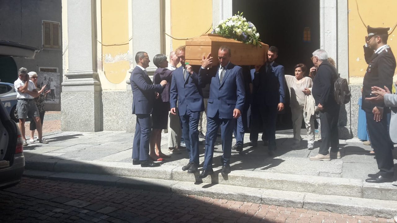 Funerali a Barni per il professor Ettore Albertoni FOTO