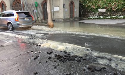 Via per Cernobbio a senso unico: guasto alla rete fognaria