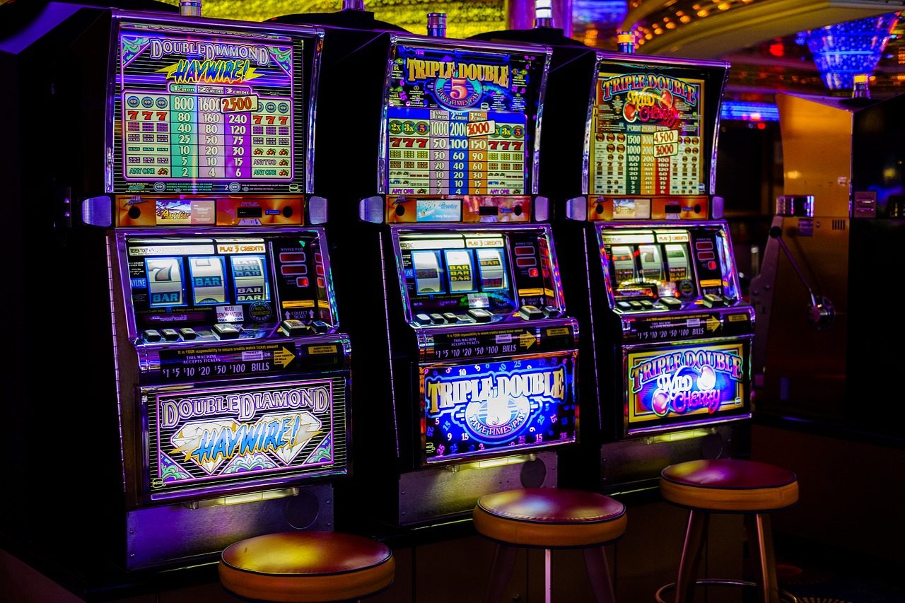 Gioco d’azzardo: sequestrate 4 slot machine irregolari a Laglio e Ponte Lambro