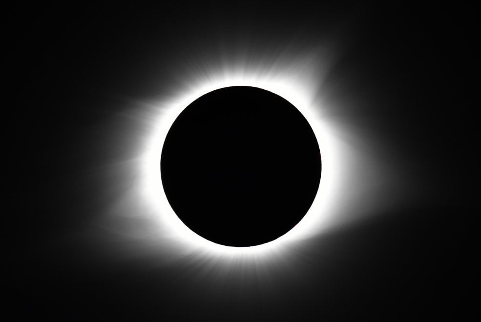 Eclissi totale di luna venerdì tutti all’osservatorio