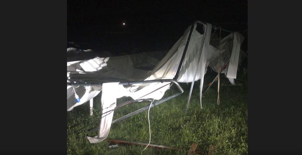 Maltempo, danni a Montorfano: distrutto il tendone in area Canneti