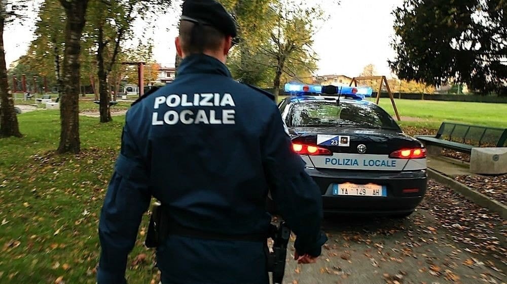 Si rompe l’impianto, gasolio sversato nel lago