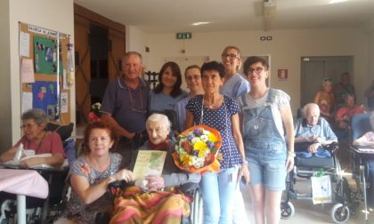Angela Pina compie 101 anni, festa all'Rsa "Giovanni XXIII"