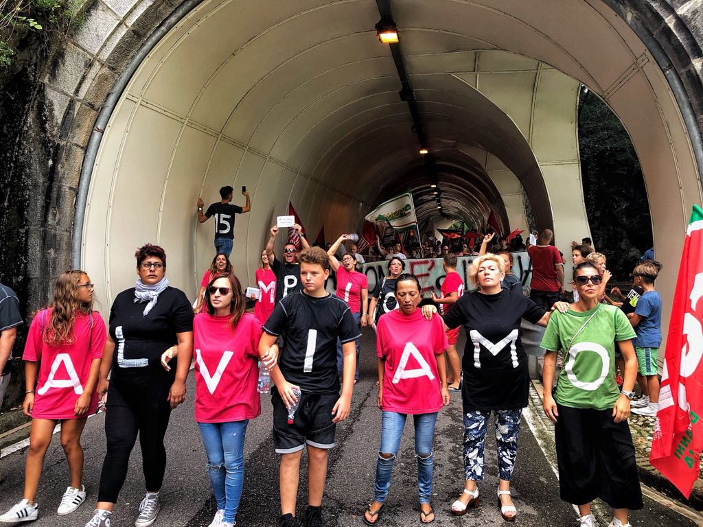 Casinò Campione oltre 600 persone in corteo LE FOTO