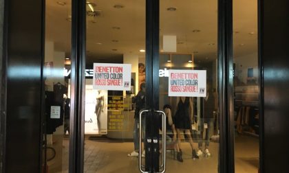 Forza Nuova contro Benetton: affissi manifesti sulle vetrine dei negozi FOTO