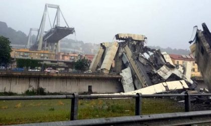 Crolla ponte autostradale a Genova, numerose vittime e feriti gravi VIDEO