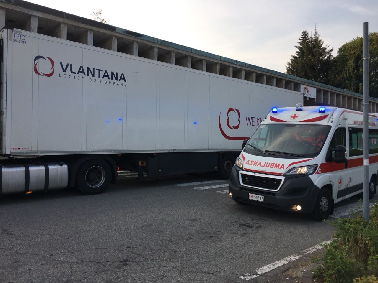 Incidente sul lavoro a Olgiate Comasco, paura alla Cosmint FOTO
