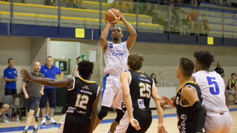 Pallacanestro Cantù vittoriosa la prima amichevole stagionale