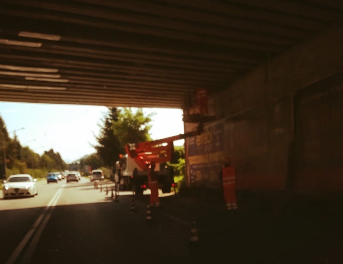Intervento sul ponte della A9 FOTO