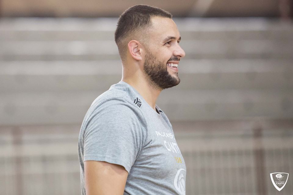 Pallacanestro Cantù Tavernari si presenta