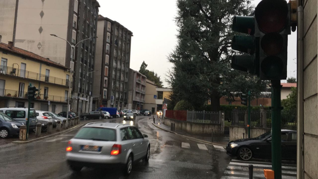 Bufera sul Comasco: molti comuni senza corrente