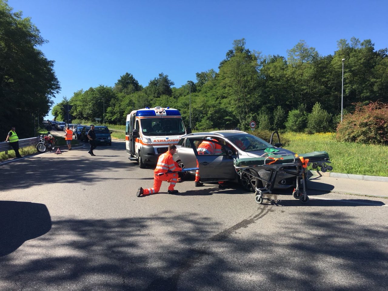 Scontro tra auto alla rotonda “del Gerbo” FOTO