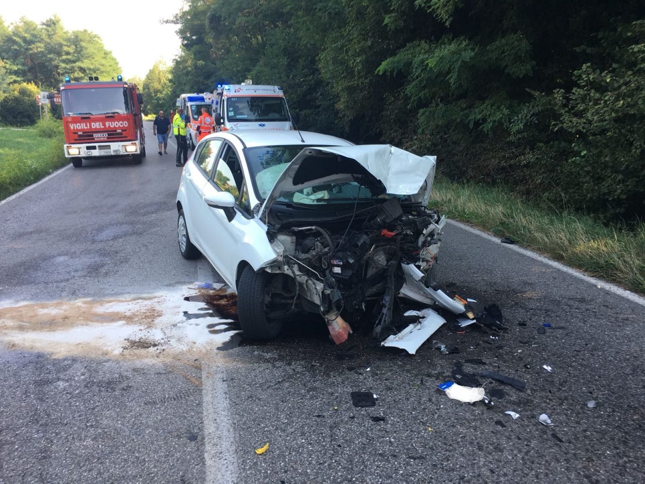 Tremendo frontale sulla Lomazzo Bizzarone: traffico in tilt FOTO