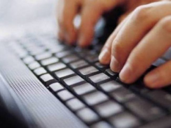 Deteneva migliaia di file pedopornografici: arrestato 28enne