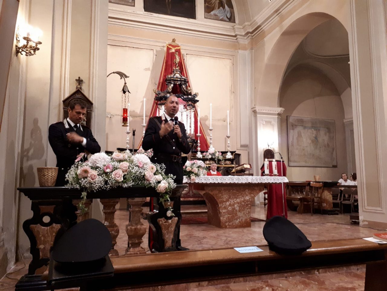 Carabinieri in chiesa contro le truffe agli anziani