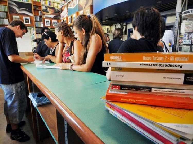 Alzate, alla biblioteca “Alciato” arrivano i libri per ipovedenti