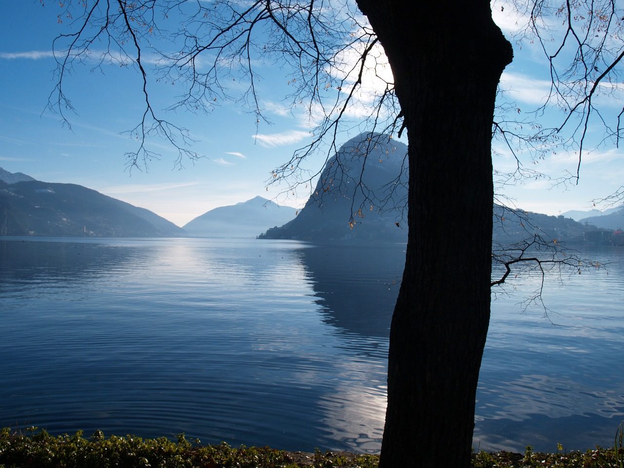 Frontalieri, potenziare il collegamento via lago tra Italia e Svizzera: “Pronti ad arrivare fino a Melide”
