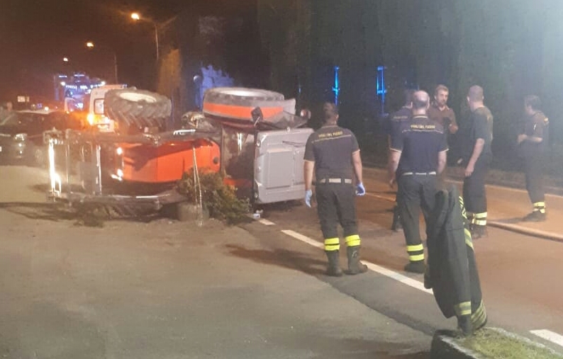 Incidente Bosisio in codice rosso: si ribalta un trattore FOTO