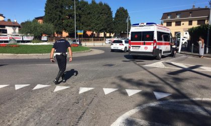 Ciclista ferita nell'impatto con un'automobile