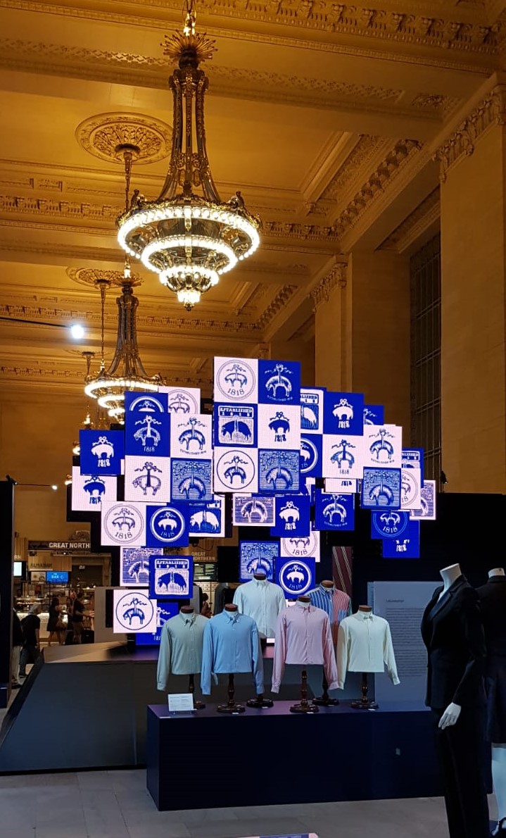 Allestimento evento 200 anni Brooks Brothers_Grand Central Station New York_agosto 2018_ideazione e installazione video by Marangoni Design 2