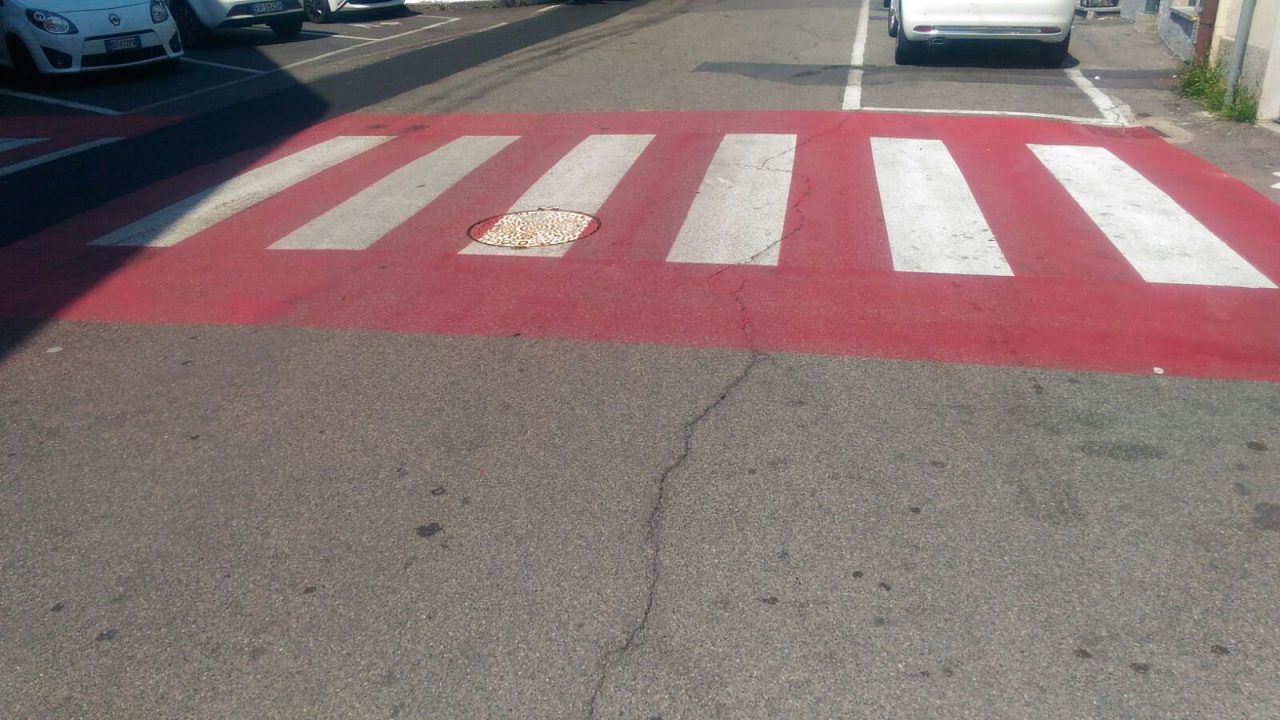 Nuova segnaletica orizzontale a Lurate Caccivio