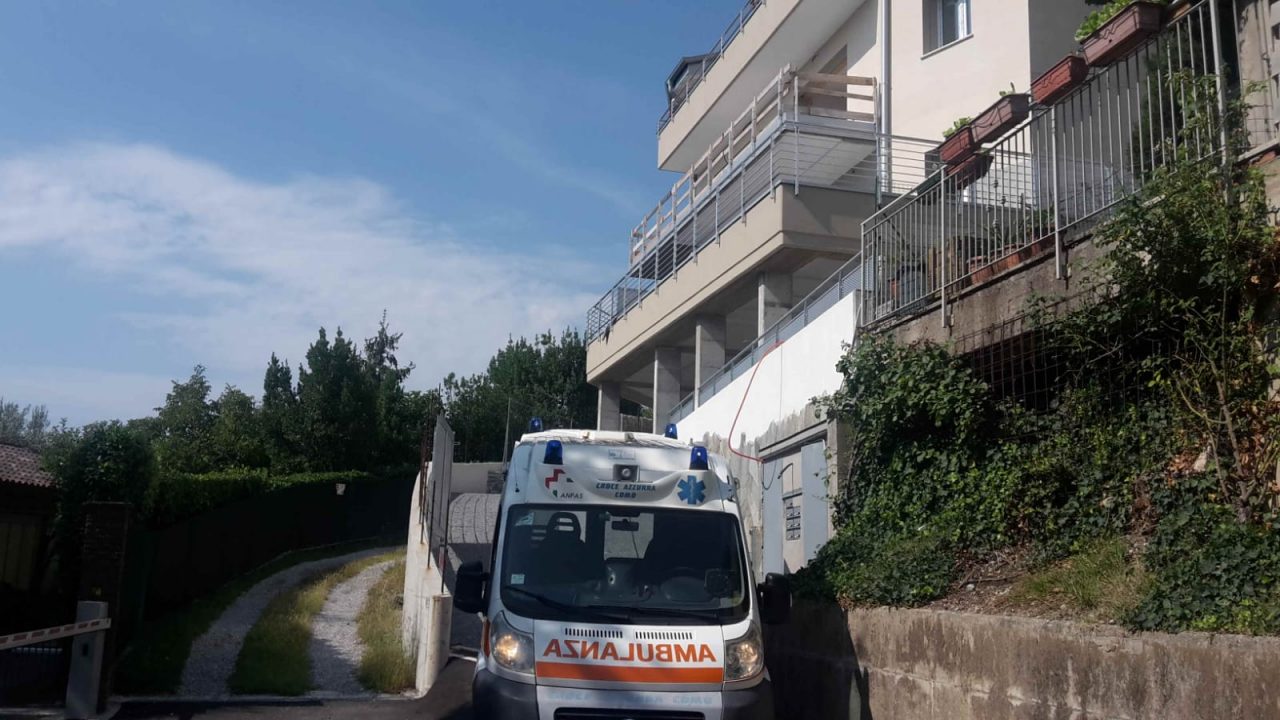 Operaio cade da una scala: è gravissimo
