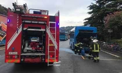 Incendio bus a Como spento anche grazie all'autista