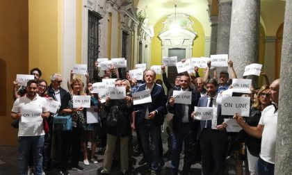 Consiglio comunale online: Rapinese porta la protesta a Palazzo Cernezzi