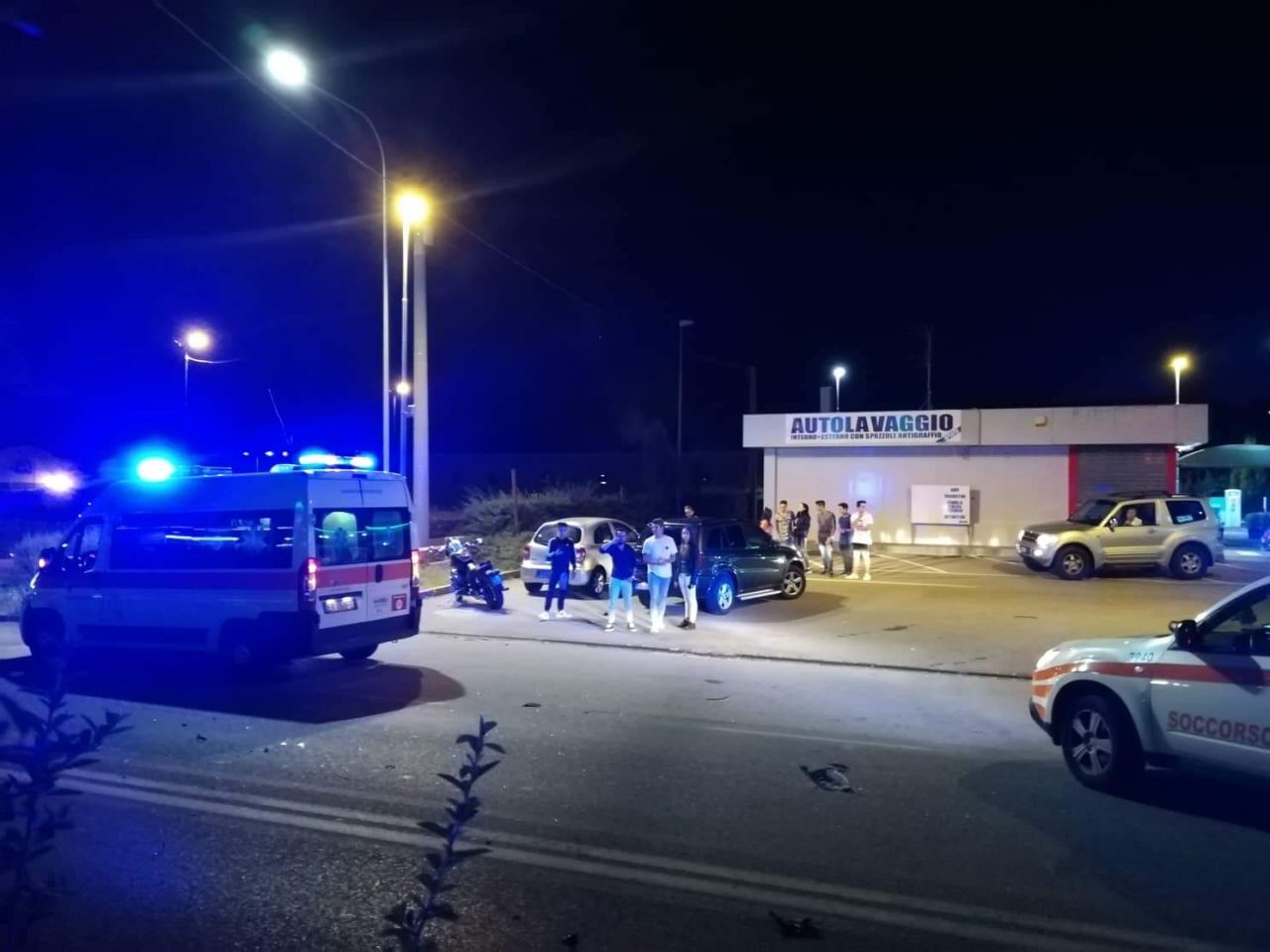 Erba pauroso scontro auto-moto: ferita una ragazza di 25 anni