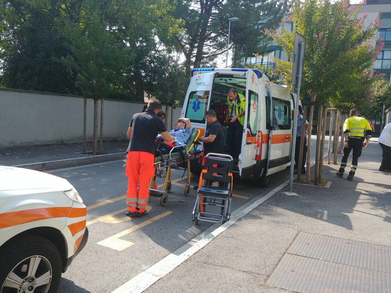 Erba malore alla Polizia locale, vigilessa in ospedale