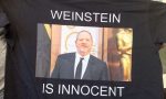 “Weinstein è innocente”: maglietta choc di Silighini a Venezia