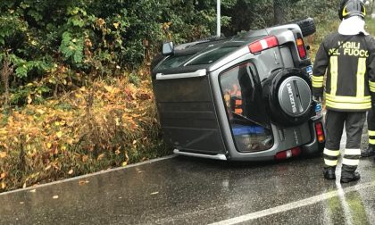 Auto ribaltata sulla Sp 19 a Colverde