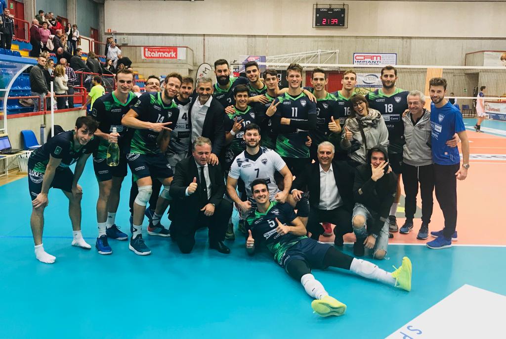 Pool Libertas vittoria sul filo di lana