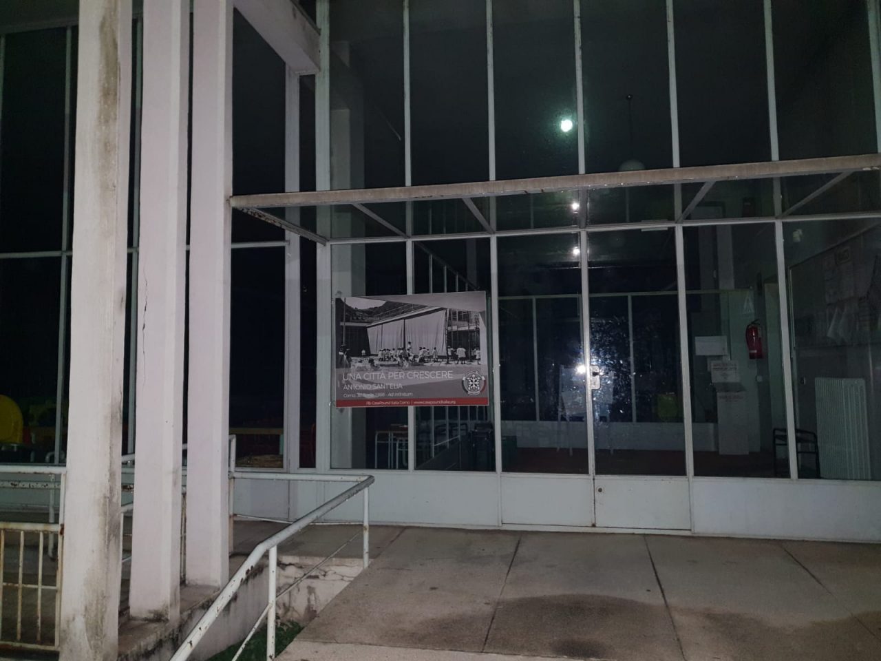 CasaPound a Como commemora Sant’Elia e appende manifesti FOTO