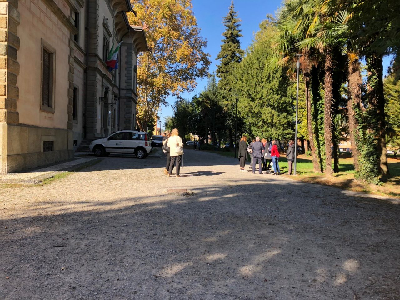 Fuga di gas tutti fuori dalla sede dell’Ats in Villa Peduzzi