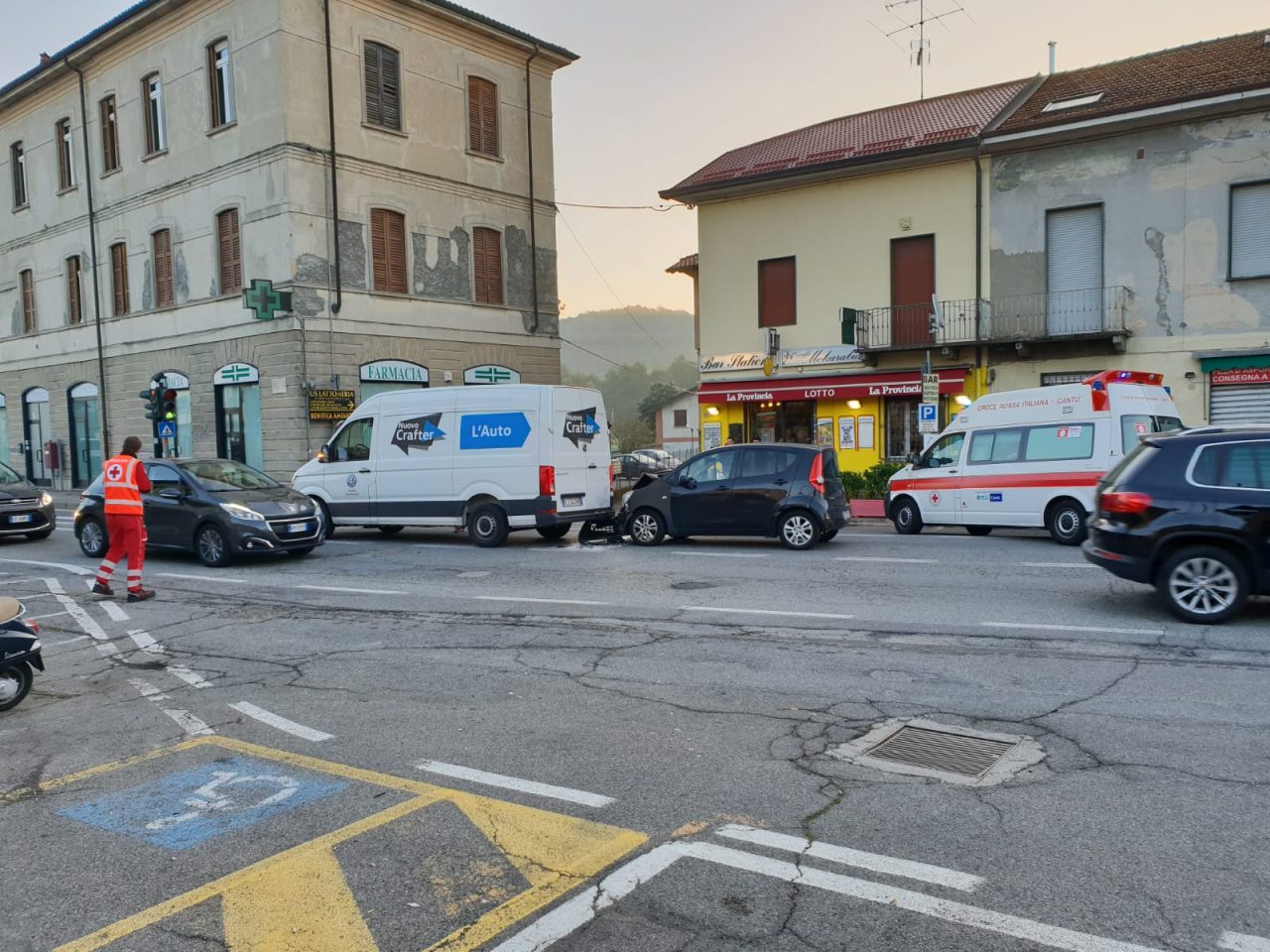 Incidente a Cantù, traffico in tilt nel Comasco