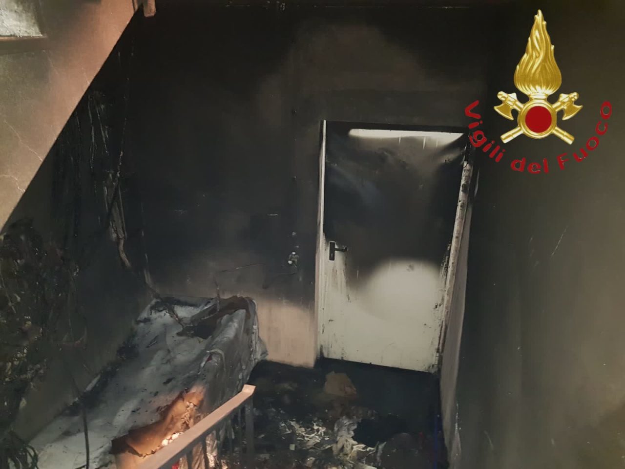 Incendio a Cucciago, evacuata una palazzina FOTO
