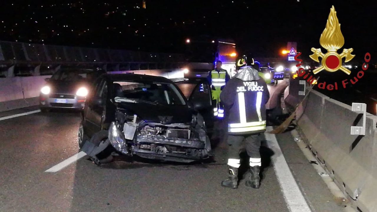 Doppio incidente sull’autostrada A9: coinvolti dei giovanissimi FOTO e SIRENE DI NOTTE