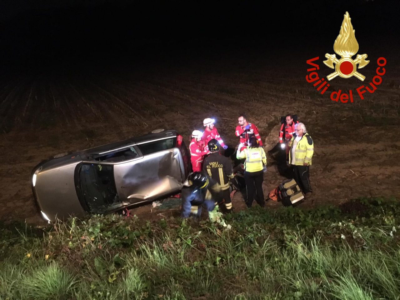 Incidente ad Alzate Brianza: si ribalta con l’auto SIRENE DI NOTTE