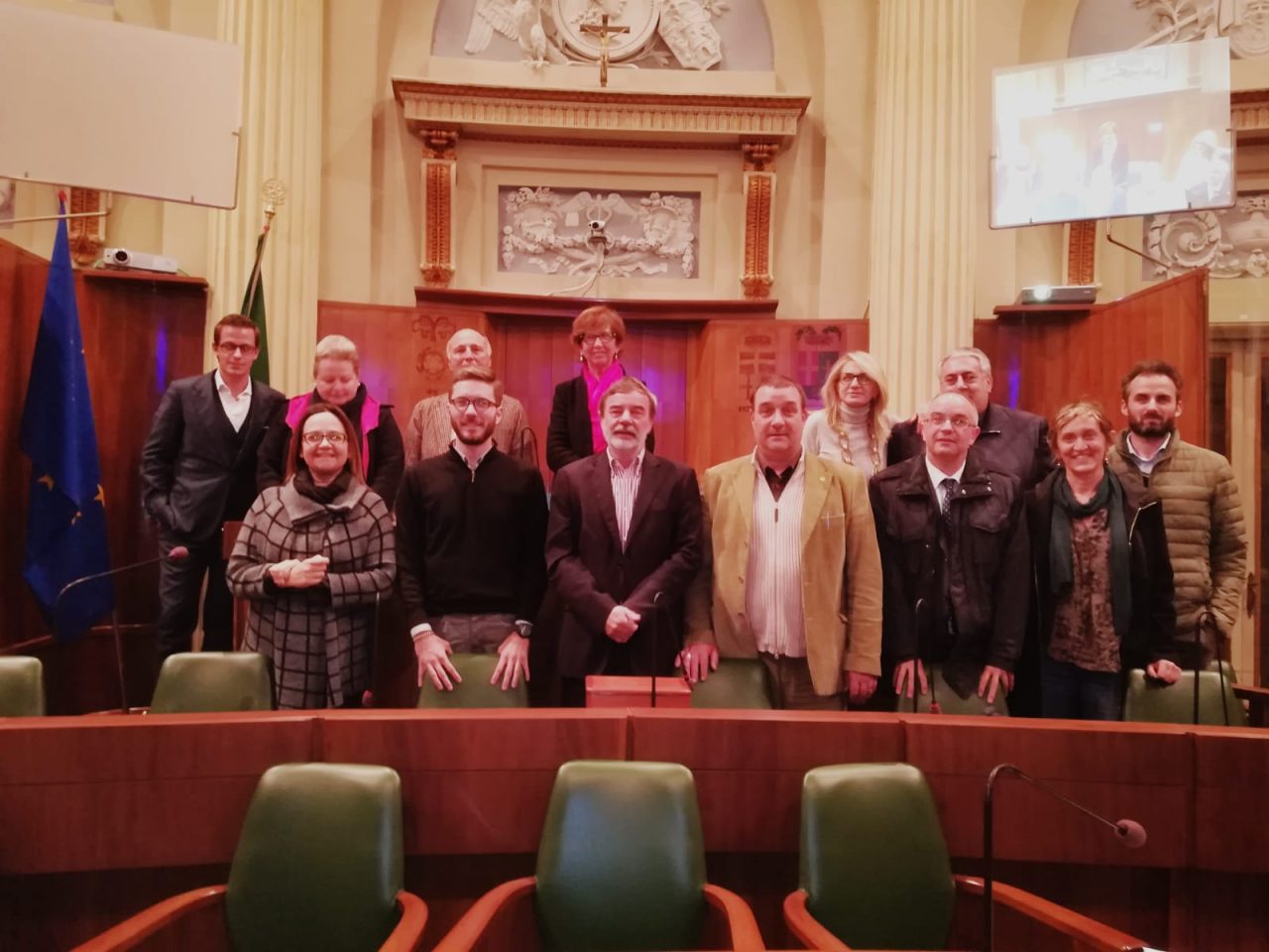 Riapertura passaggio a livello Grandate mozione approvata