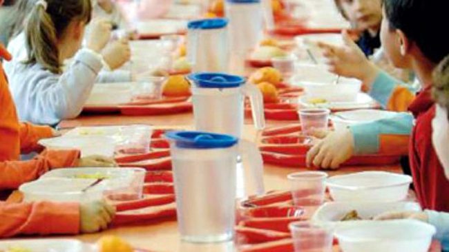 Caso mensa a Caccivio: l’asilo concede i suoi spazi ai 20 bimbi esclusi