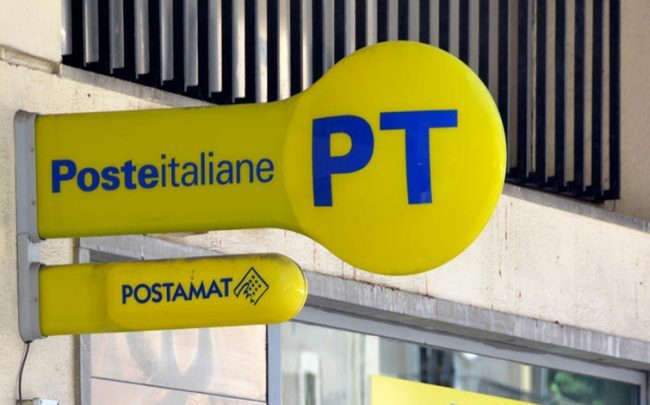 Coronavirus, rischio file alle Poste per le pensioni: “Usate gli sportelli automatici”