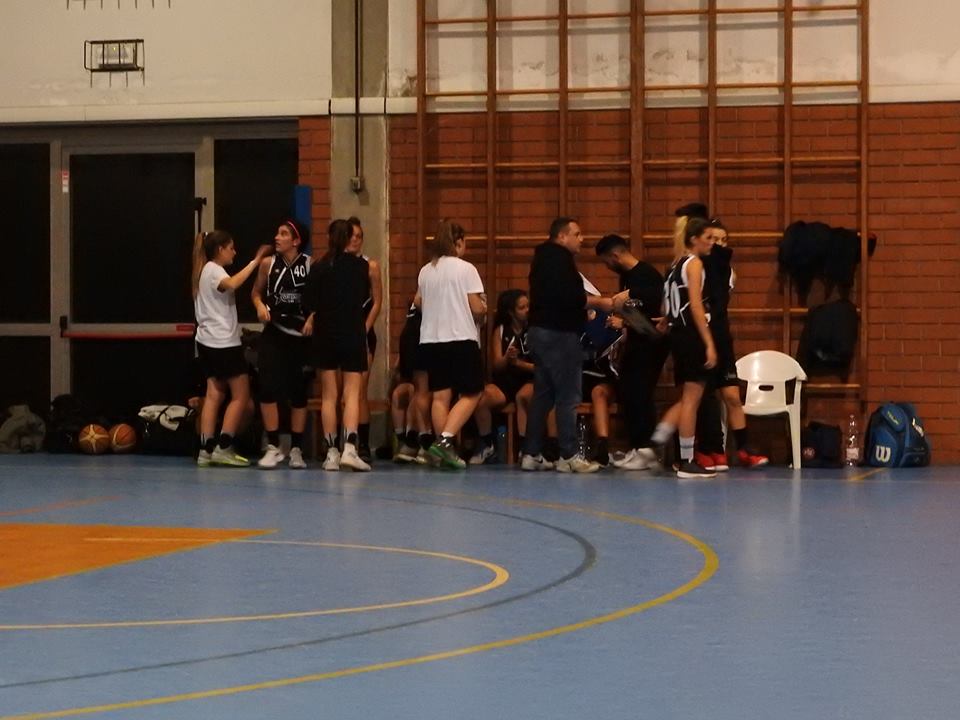 Basket femminile a segno solo la Nonna Papera Mariano