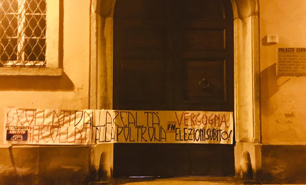 Nuovo blitz di Forza Nuova contro i “poltronai” a Palazzo Cernezzi