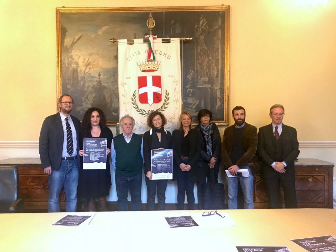 Educazione civica a scuola, anche Como per la raccolta firme
