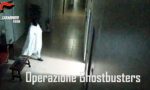 Ladro di opere d’arte travestito da fantasma: l’incredibile VIDEO