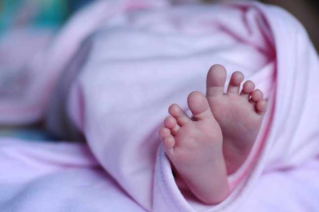 Il Comune di Carugo regala un kit ai nuovi nati