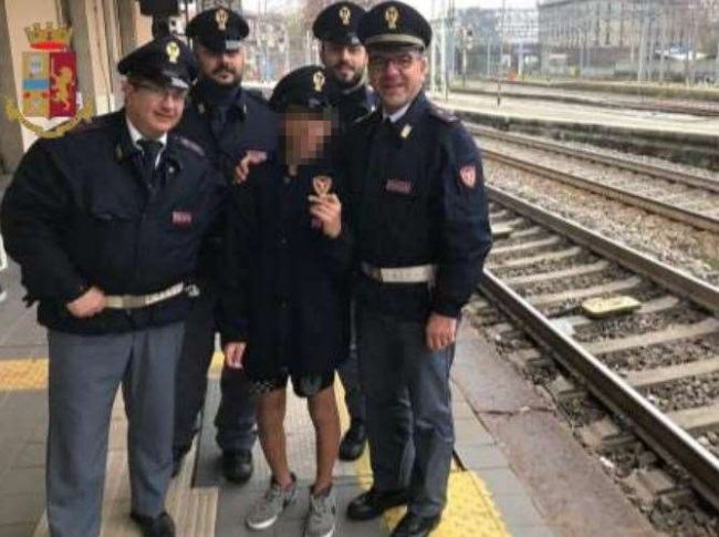 Bimbo amante dei treni scappa di casa: ritrovato dalla Polfer