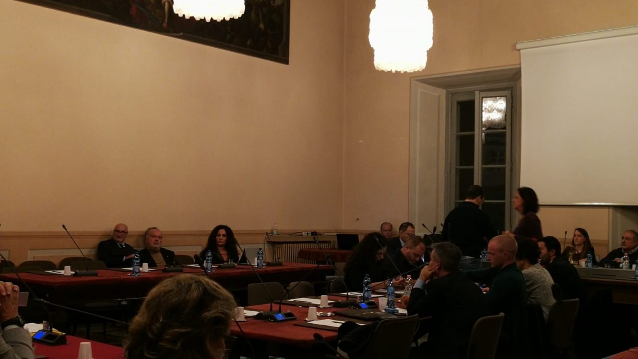 Consiglio comunale di Como: salta la seduta. Forza Italia continua a sfaldarsi